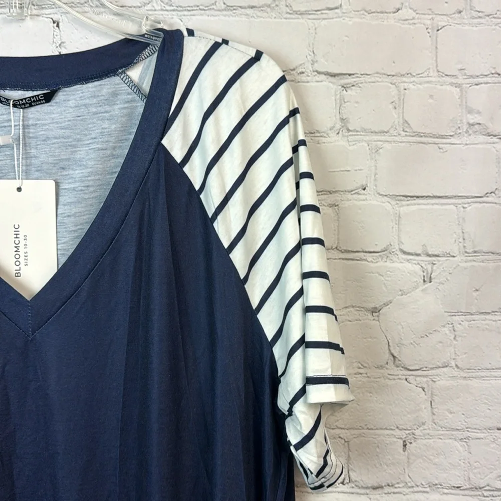 BloomChic Navy & White Striped Raglan Sleeve Pocket Dress Plus Size 1X - Picture 4 of 6